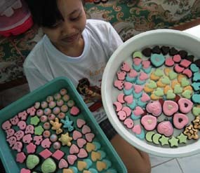 Valentine, Pelajar di Situbondo Borong Kue Cokelat
