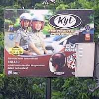 Promosi Merek Helm atau Ajakan Mengenakan Helm ber-SNI?