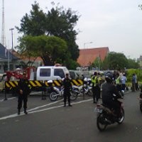 Buruh & Sopir Angkot Demo, Polisi Tutup Semua Akses ke Balaikota Surabaya