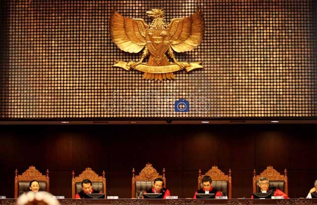 Ramai-ramai Menggugat UU Pajak ke MK