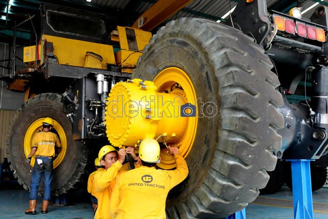 Buldozer cs Dikenai Pajak, Pengusaha Gugat UU ke MK Buldozer cs Dikenai Pajak, Pengusaha Gugat UU ke MK