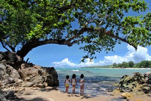 Mata Enggan Berkedip di Pantai Cikotok