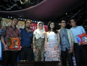 Bebi Romeo Rilis CD Kompilasi Via Empat Mini Market