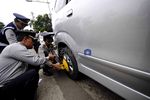 Parkir Sembarangan, Roda Mobil Digembok
