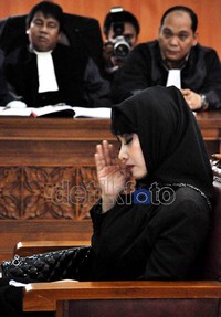 Selain dituntut 13 tahun penjara, Malinda juga harus membayar denda Rp 10 miliar. Fikri Hidayat/detikcom.