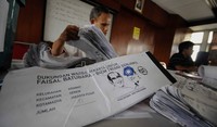 Salah satu yang diverifikasi adalah berkas milik pasangan Faisal-Beim. Jhoni Hutapea/detikcom