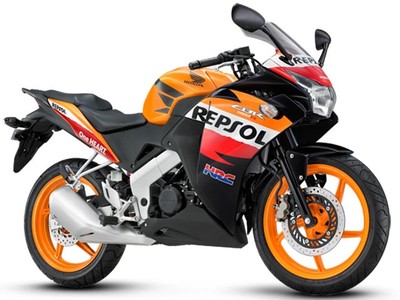 AHM Rilis Honda CBR150R Repsol
