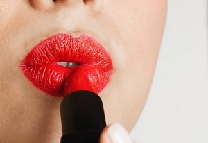 Lipstik-lipstik Top yang Mengandung Racun Timbal