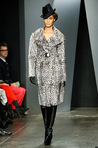 Donna Karan, Fall/Winter 2012. New York Fashion Week 2012. [Foto: Neilson Barnard/Getty Images for Mercedes-Benz Fashion Week]