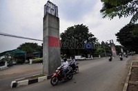 Hingga saat ini tiang monorel tersebut masih dibiarkan terbengkalai. Jhoni Hutapea/detikcom