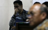 Nazar mendengarkan kesaksian Mahyuddin. Ramses/detikcom.
