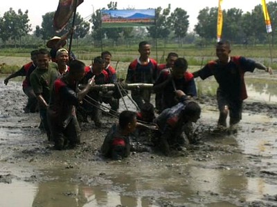 Adu Cepat di Lomba Karapan Marinir