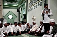 Fauzi Bowo meminta seluruh umat Islam untuk selalu menjaga toleransi antar umat beragama.