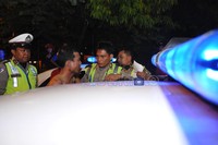 Pelaku kini dibawa ke Polsek Pasar Minggu, Jakarta Selatan, untuk diproses. Fikri Hidayat/detikcom