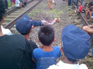 Mayat Pria Bersimbah Darah di Rel Kereta Cibinong Bernama Toni