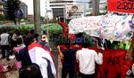Tanah Liat Dilempar ke Gedung Kementrian BUMN