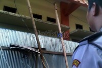 Ventilasi udara berukuran 40 x 40 cm di dalam kamar kecil PN Samarinda jebol. Robert/detikNews.