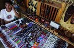 Serba Unik dari Kerajinan Etnik Lombok