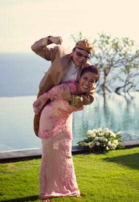 Ini Dia Alasan Denada & Jerry Menikah di Bali Ini Dia Alasan Denada & Jerry Menikah di Bali