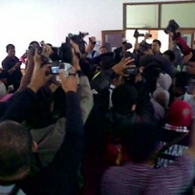 Jalani Sidang Perdana Jaksa Sistoyo Dihujani Caci Maki
