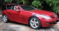 Kendaraan yang paling saya sukai itu Mercedes Benz SLK, selain tubuhnya yang kecil mobil ini juga memiliki mesin yang bagus. Selain itu saya juga memiliki Ferrari dan Hummer 1 tapi tidak diparkir di rumah, ujar Ki Joko Bodo.