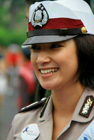 Polisi Ganteng di Bandung, Polisi Cantik di Jakarta