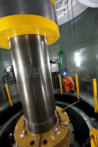 Turbin ini digerakan oleh air waduk Purwakarta. PLTA Cirata mempu menghemat emisi gas rumah kaca (CO2) sebesar 50.000 ton/tahun.