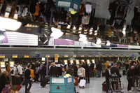 Bandara Frankfurt adalah bandara ketiga tersibuk di Eropa setelah Bandara Heathrow London dan Bandara Charles de Gaulle Paris. Reuters/Alex Domanski.