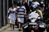 Bahkan kerap juga dilalui kendaraan roda dua.