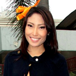 Pesta Pernikahan Ayu Dewi Akan Digelar 2 Hari