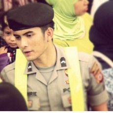 Polisi Ganteng Bertugas di Dalmas Polrestabes Bandung