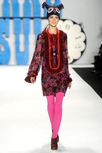 Anna Sui. Fall/Winter 2012. New York Fashion Week FW 2012. [Photo by Frazer Harrison/Getty Images for Mercedes-Benz Fashion Week]