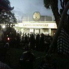 Pantau Situasi, Petugas dan Polisi Masuk ke Dalam LP Kerobokan