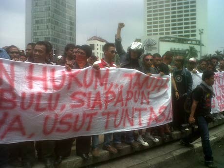 Preman Baik Demo di Bundaran HI Minta John Kei Dihukum Mati