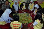 Berebut Menjadi Dokter Mahir Gizi Kecil
