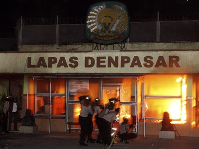 Rusuh, LP Kerobokan Bali Terbakar