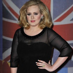 Pidato Dipotong Saat Terima BRIT Awards, Adele Acungkan Jari Tengah