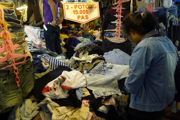  Pasar  Senen  Surga Belanja Pakaian Murah di  Jakarta