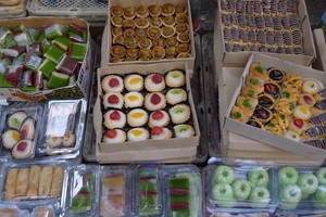 Yuk! Belanja Aneka Kue di Pasar Kue Subuh Senen