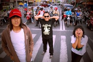 Trio Punk Rock Yogyakarta, The Frankenstone, Gelar Tur Singapura dan Malaysia