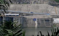 Saking luasnya, 63 km persegi, waduk tersebut merambah tersebar di 3 kabupaten yakni Kabupaten Cianjur, Purwakarta dan Kabupaten Bandung.