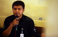 Ketua KIPP Wahyudinata, memberikan keterangan terkait proses tahapan verifikasi dokumen dukungan oleh PPS untuk calin perseorangan di Jakarta, Jumat (24/02).