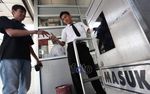 Nikmatnya Naik Bus TransJ Tanpa Bayar