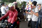 Bagi-bagi Telur Peringati Maulid Nabi