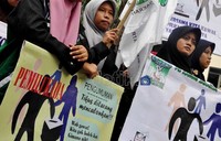 KPUD diminta bertindak tegas untuk tidak meloloskan calon-calon yang terbukti telah melakukan kecurangan pra pemilu.