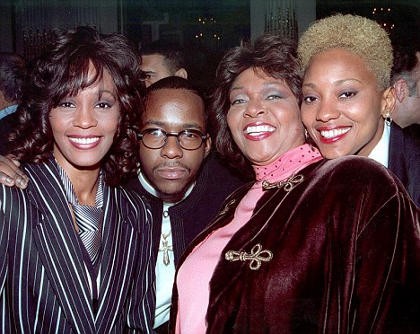 Sebelum Nikah dengan Bobby Brown, Whitney Houston Seorang Lesbian?
