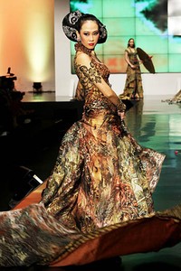Anne Avantie Indonesia Sehati. BNI Presents Ethnic Eclectism. Indonesia Fashion Week 2012 at Jakarta Convention Center. Senayan. Jakarta. [Foto: Mohammad Abduh/Wolipop]
