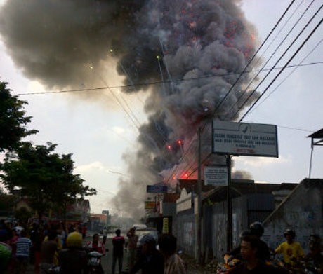 Dar, Der, Dor! Toko Kembang Api di Yogya Terbakar