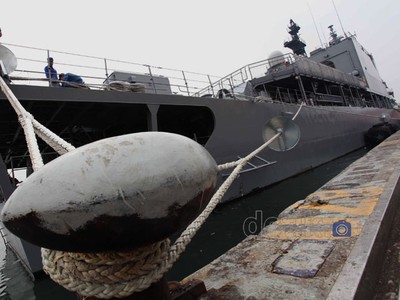 Kapal Beladiri Jepang Bersandar di Jakarta