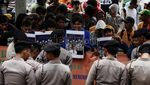 Gara-gara Tanah Kuburan, Foke Didemo di KPK